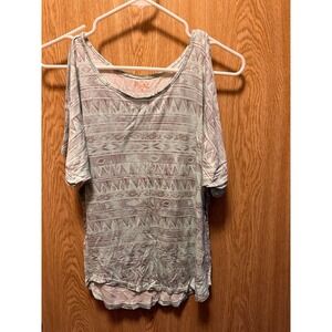 Women's Mudd small top